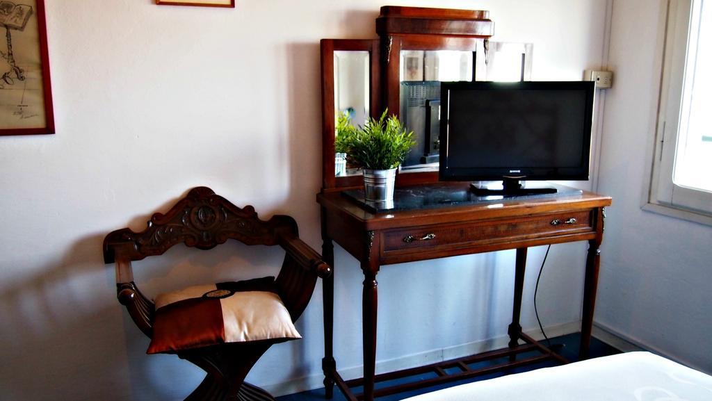 Hotel Villa Furia Bellaria-Igea Marina Room photo