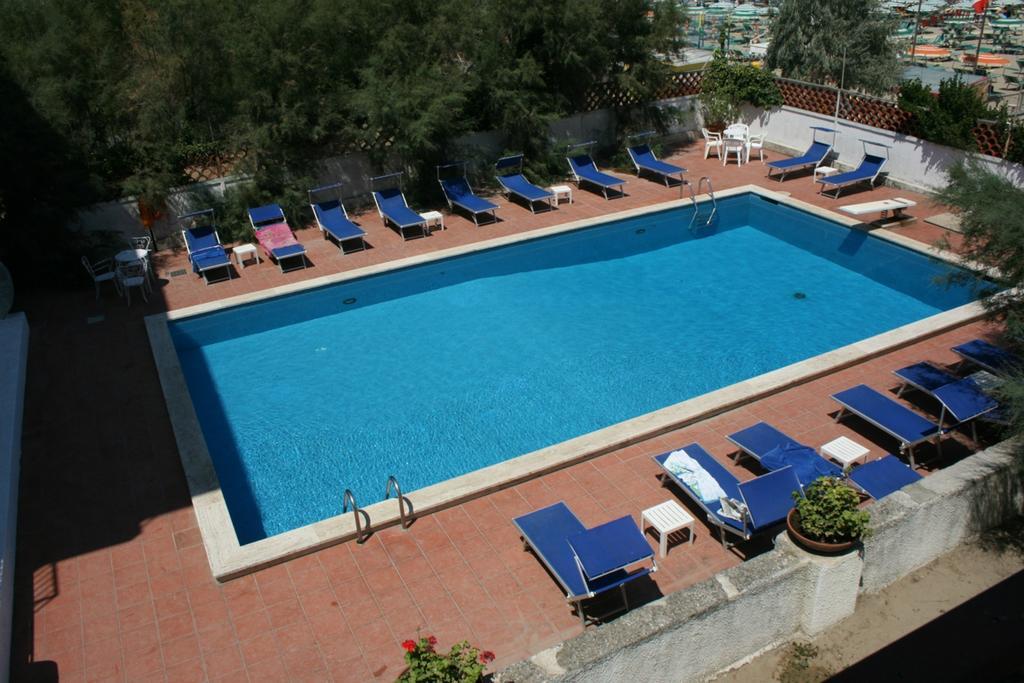 Hotel Villa Furia Bellaria-Igea Marina Exterior photo